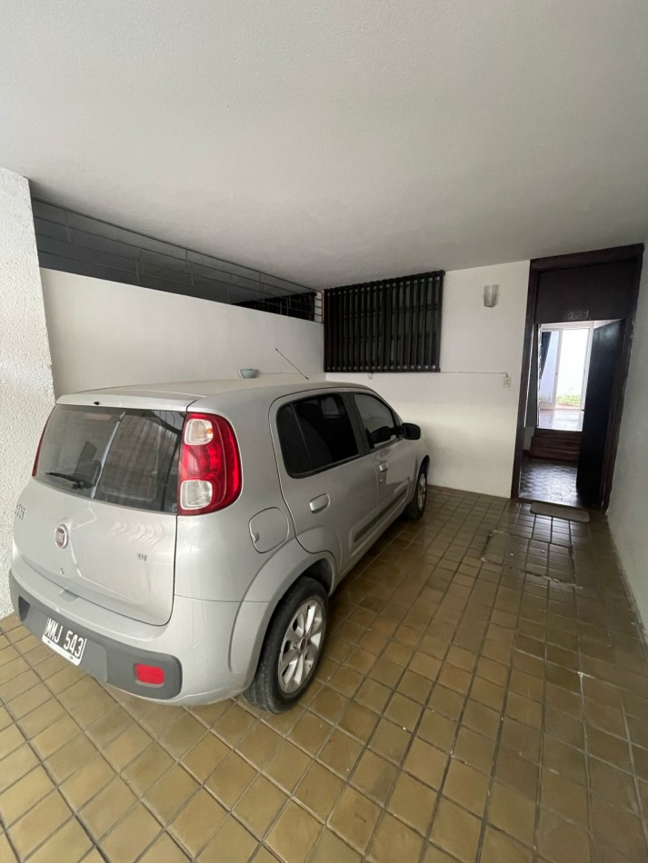 vendo triplex zona centro artigas y 27 de abril zona centro