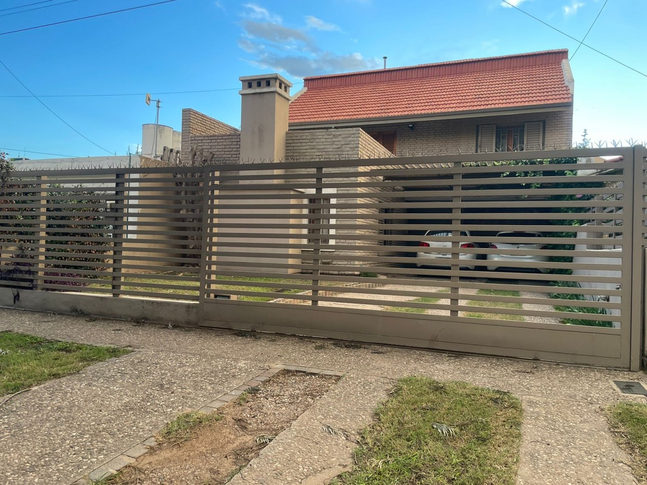 casa en barrio jardin ubicacion privilegiada a una cuadra del paseo del jockey