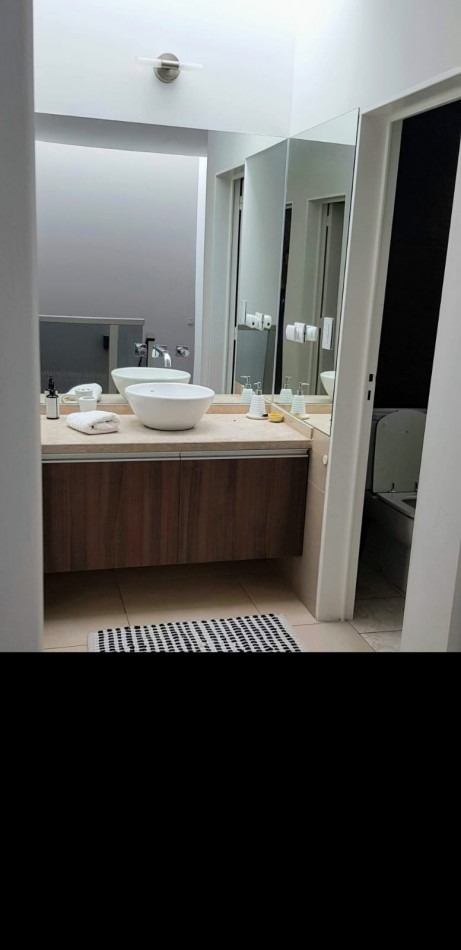 CASA EN VENTA 3 DORMITORIOS CHARCRAS DEL NORTE ZONA SPILIMBERGO 180 M2 COCHERA PARA DOS AUTOS3