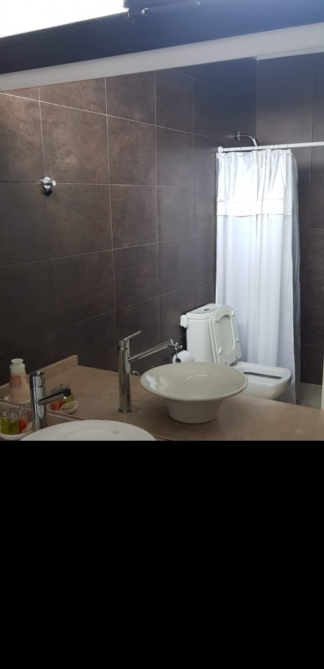 CASA EN VENTA 3 DORMITORIOS CHARCRAS DEL NORTE ZONA SPILIMBERGO 180 M2 COCHERA PARA DOS AUTOS3