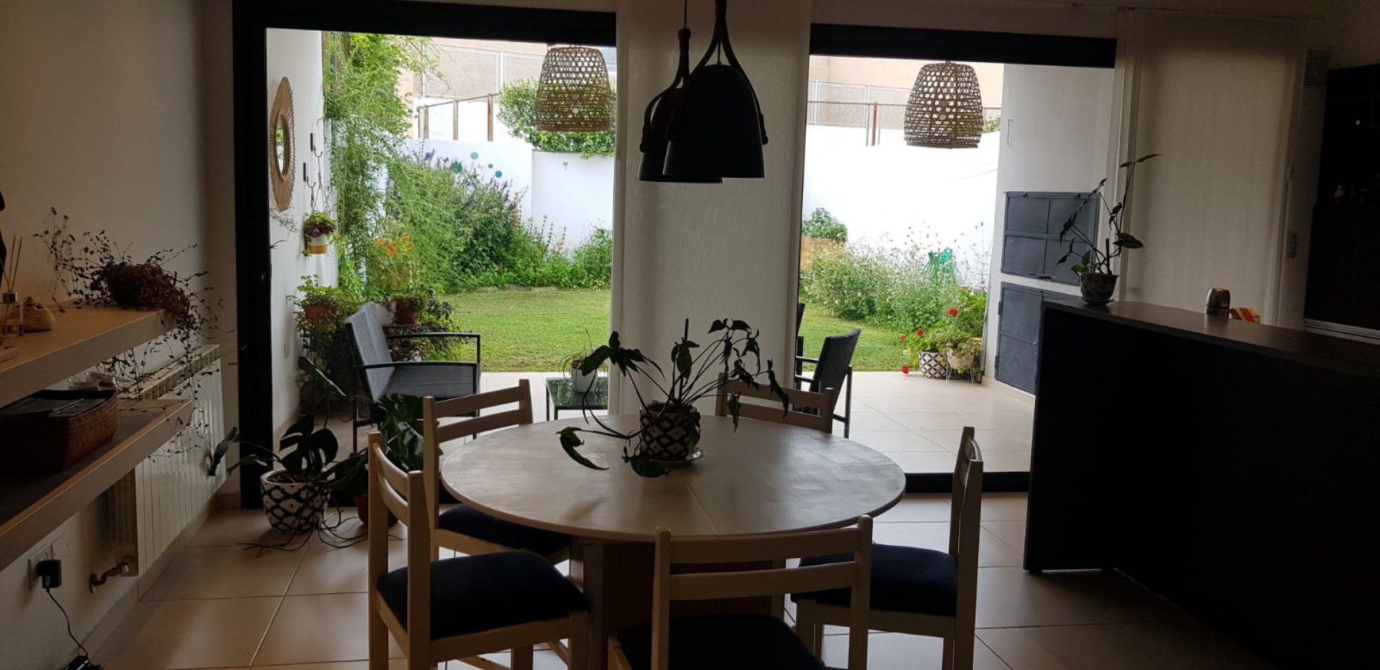 CASA EN VENTA 3 DORMITORIOS CHARCRAS DEL NORTE ZONA SPILIMBERGO 180 M2 COCHERA PARA DOS AUTOS3