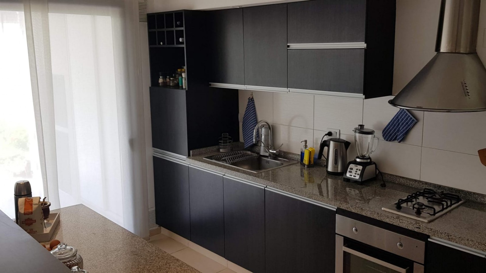 CASA EN VENTA 3 DORMITORIOS CHARCRAS DEL NORTE ZONA SPILIMBERGO 180 M2 COCHERA PARA DOS AUTOS3