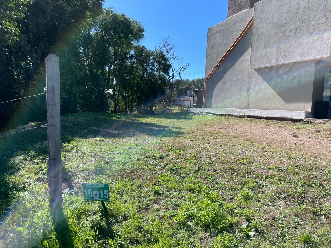  VENDEMOS LOTE DE 300 MTS EN ECO DE VILLA CATALINA, BARRIO PRIVADO. SERVICIOS DE AGUA Y LUZ(PILAR CONECTADO)  CON ESCRITURA. APROBACION DE CONSTRUCCION POR EL MUNICIPIO