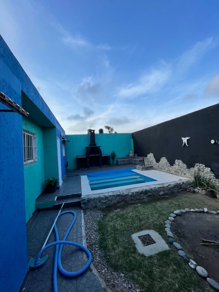 CASA DE 3 DORMITORIOS APPTA CREDITO, CON DOS BAÑOS, COCHERA CON PORTON LEVADIZO PATIO ,PILETA Y LOCAL CON BAÑO EN B OBSERVATORIO
