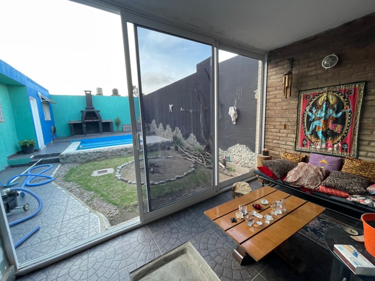 CASA DE 3 DORMITORIOS APPTA CREDITO, CON DOS BAÑOS, COCHERA CON PORTON LEVADIZO PATIO ,PILETA Y LOCAL CON BAÑO EN B OBSERVATORIO