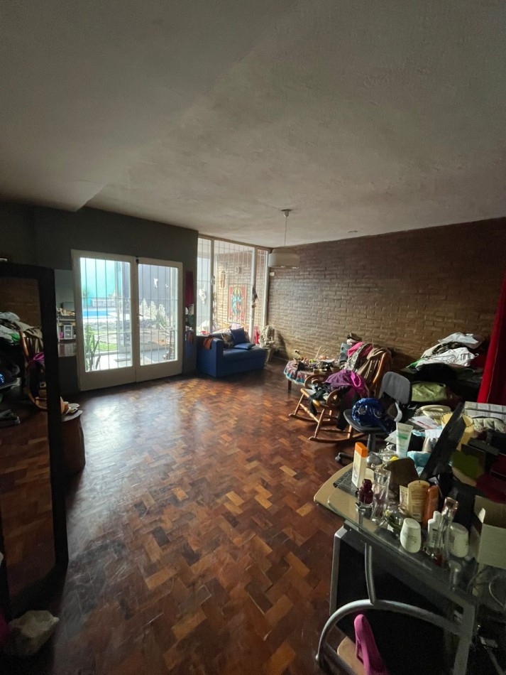CASA DE 3 DORMITORIOS APPTA CREDITO, CON DOS BAÑOS, COCHERA CON PORTON LEVADIZO PATIO ,PILETA Y LOCAL CON BAÑO EN B OBSERVATORIO