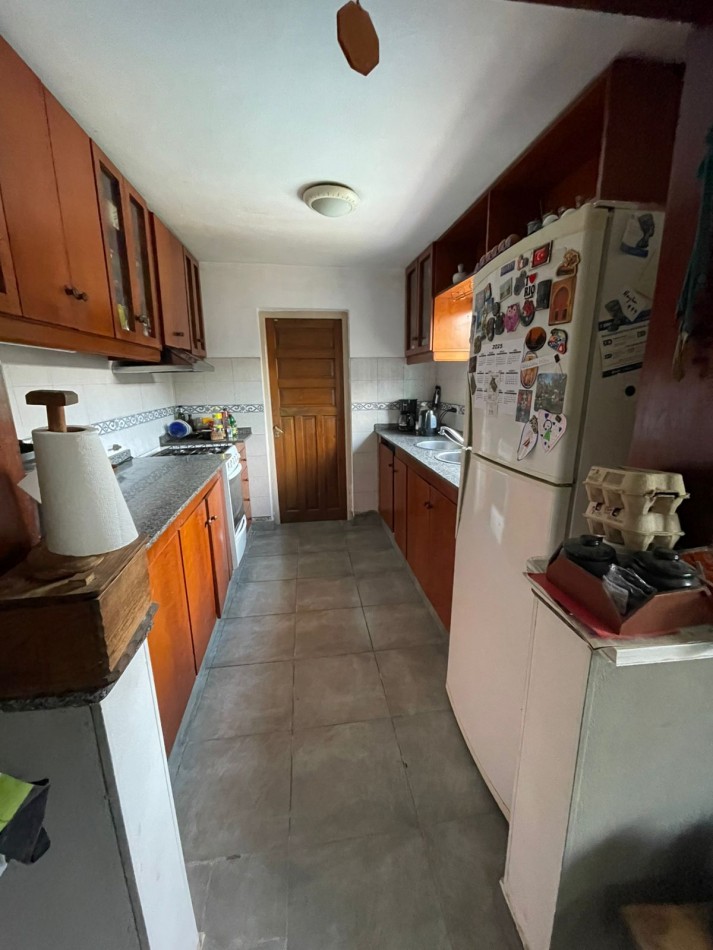 CASA DE 3 DORMITORIOS APPTA CREDITO, CON DOS BAÑOS, COCHERA CON PORTON LEVADIZO PATIO ,PILETA Y LOCAL CON BAÑO EN B OBSERVATORIO