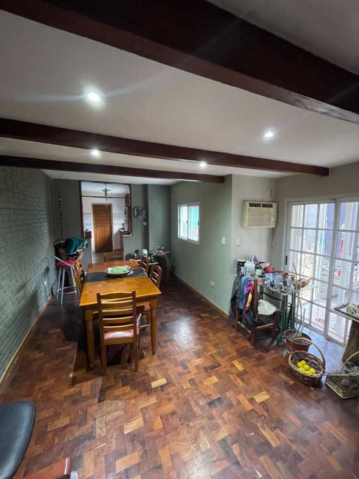CASA DE 3 DORMITORIOS APPTA CREDITO, CON DOS BAÑOS, COCHERA CON PORTON LEVADIZO PATIO ,PILETA Y LOCAL CON BAÑO EN B OBSERVATORIO
