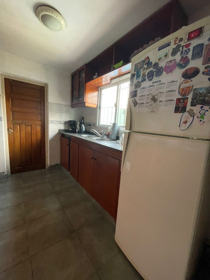 CASA DE 3 DORMITORIOS APPTA CREDITO, CON DOS BAÑOS, COCHERA CON PORTON LEVADIZO PATIO ,PILETA Y LOCAL CON BAÑO EN B OBSERVATORIO