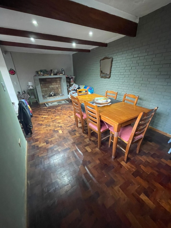 CASA DE 3 DORMITORIOS APPTA CREDITO, CON DOS BAÑOS, COCHERA CON PORTON LEVADIZO PATIO ,PILETA Y LOCAL CON BAÑO EN B OBSERVATORIO
