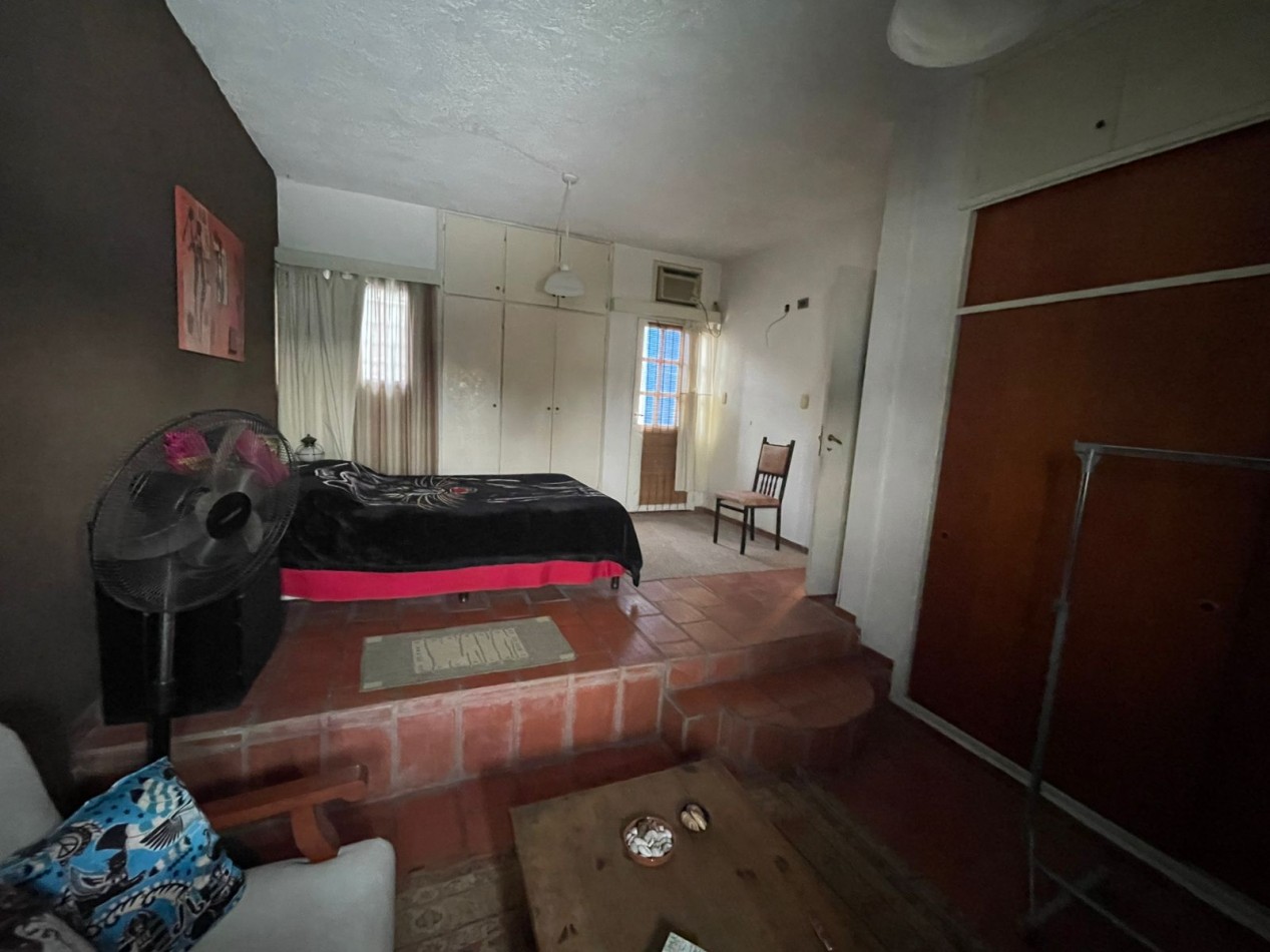 CASA DE 3 DORMITORIOS APPTA CREDITO, CON DOS BAÑOS, COCHERA CON PORTON LEVADIZO PATIO ,PILETA Y LOCAL CON BAÑO EN B OBSERVATORIO