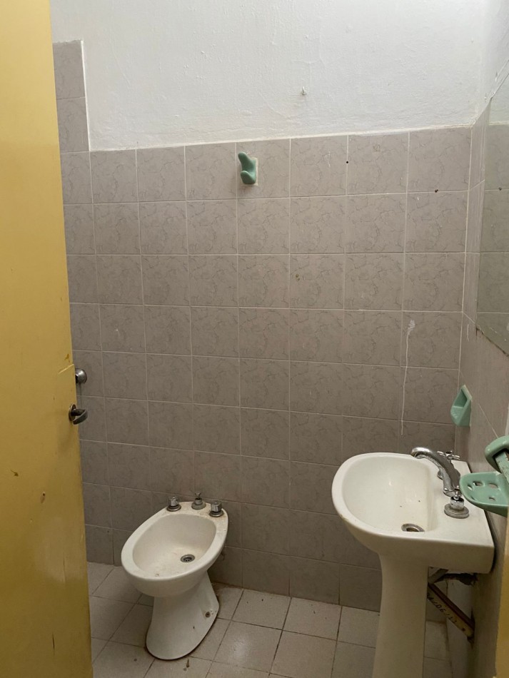 Vendemos Casa de 3 Dormitorios con cochera + Depto de 2 dormitorios en ALTA CORDOBA francisco quevedo al 305