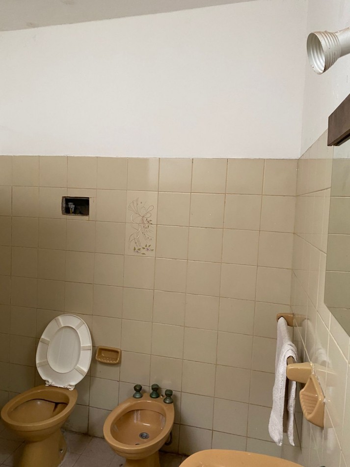 Vendemos Casa de 3 Dormitorios con cochera + Depto de 2 dormitorios en ALTA CORDOBA francisco quevedo al 305