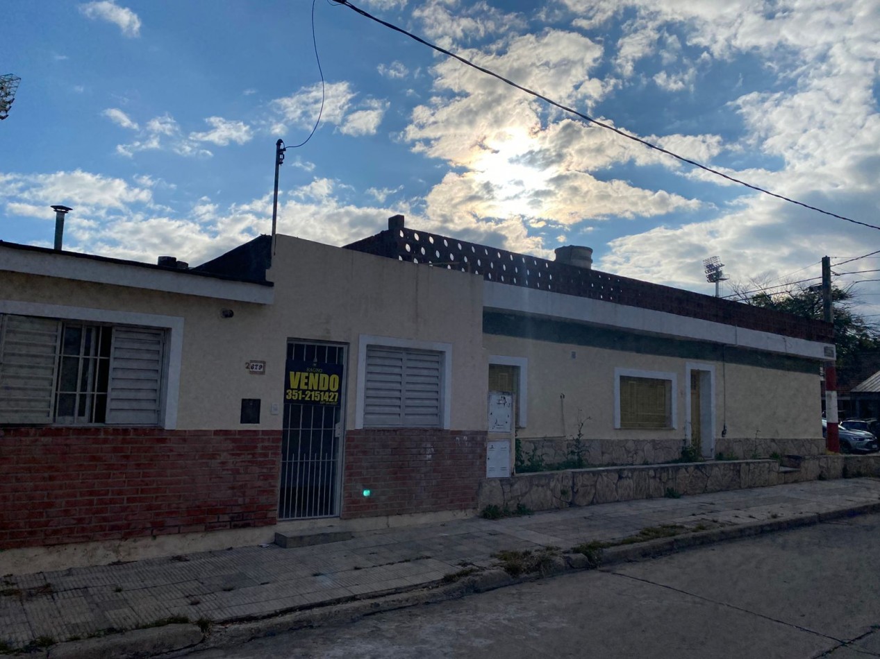Vendemos Casa de 3 Dormitorios con cochera + Depto de 2 dormitorios en ALTA CORDOBA francisco quevedo al 305