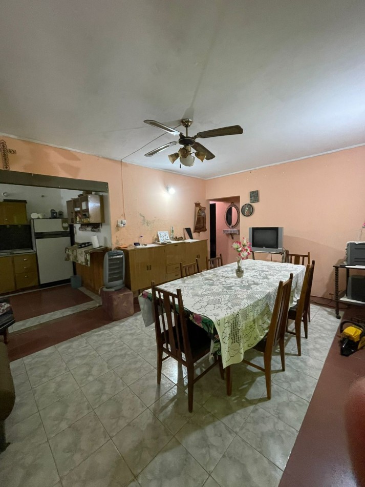 Casa de dos dormitorios con cochera ,en un lote de 900 mts, Mina Clavero ( arroyo los patos) a media cadra de la ruta a 8 minutos del centro de mina clavero