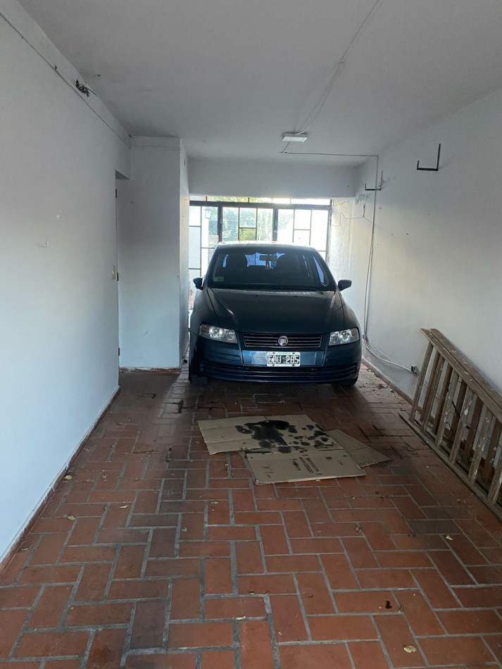 CASA DE 3 DORMITORIOS CON QUINCHO EN BARRIO AMEGUINO EXCELENTE UBICACION