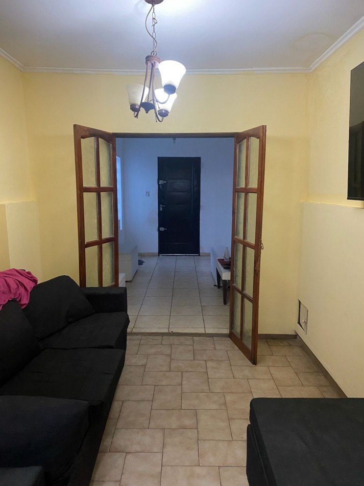 CASA DE 3 DORMITORIOS CON QUINCHO EN BARRIO AMEGUINO EXCELENTE UBICACION
