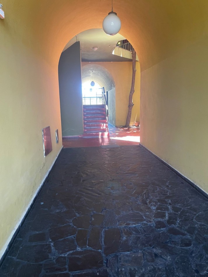 vendo depto de 2 dormitorios con terraza de uso exclusivo en mariano moreno 740 zona centro 