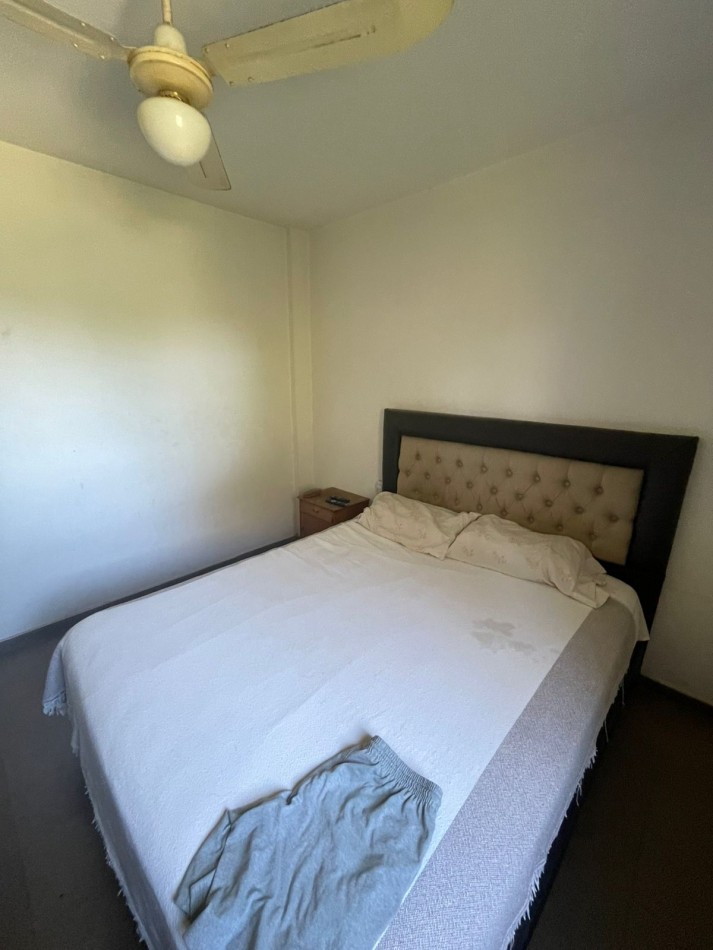 vendo depto de 2 dormitorios con terraza de uso exclusivo en mariano moreno 740 zona centro 