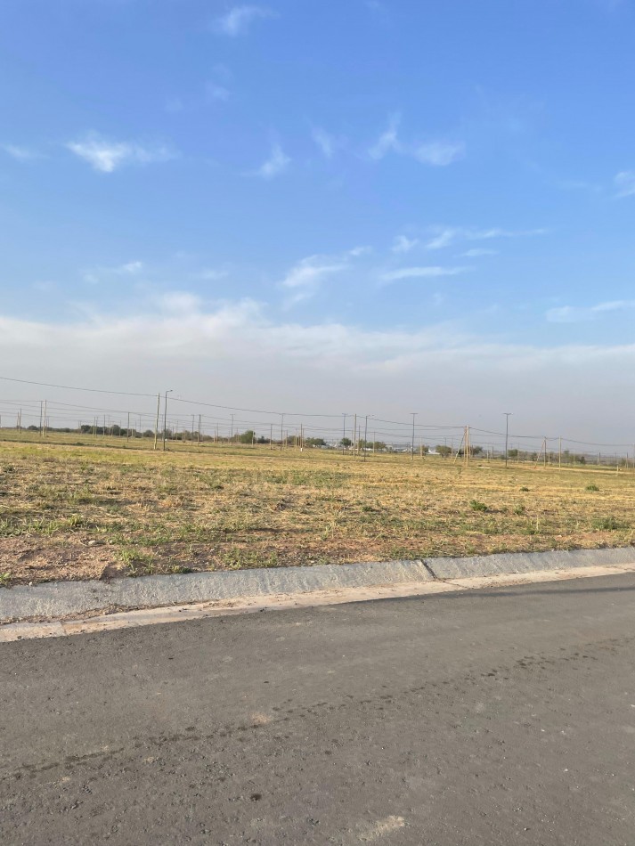 Lote de 250 mts en Docta Central listo para escriturar obras pagas. listo para construir OPORTUNIDAD