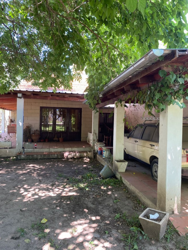 casa de campo con galeria y pileta en lote de 900 mts en valle de anisacate