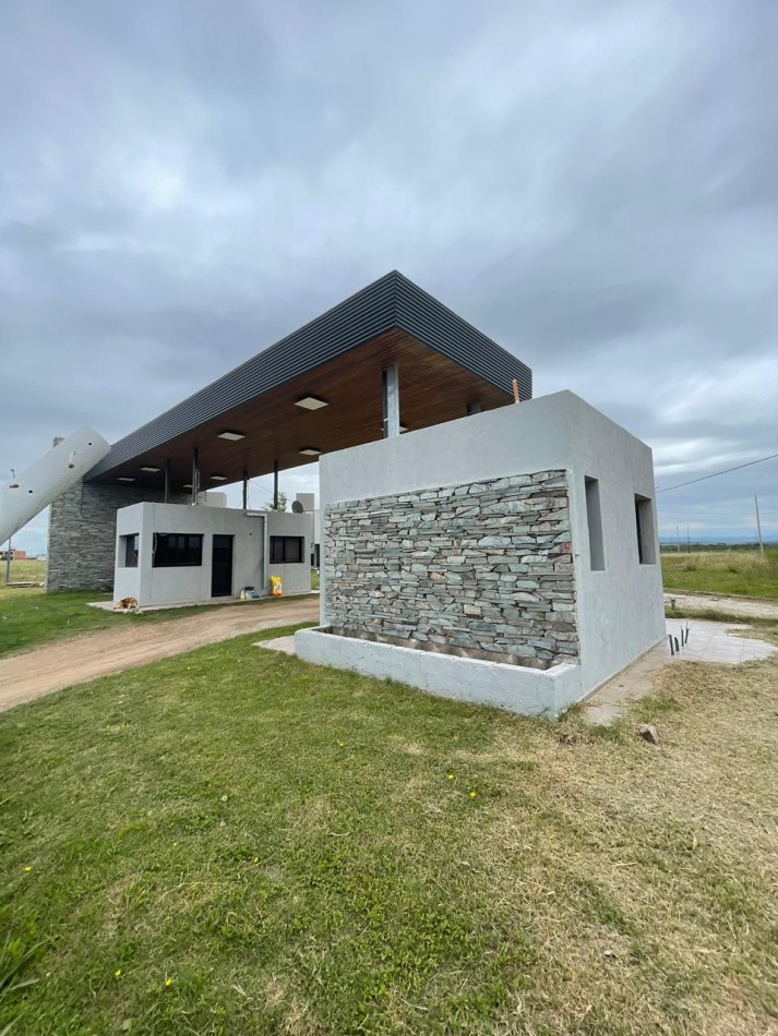 vendo lote de 270 mts en barrio semi cerrado "La ernestina B de campo" zona manantiales 2, san ignacio village