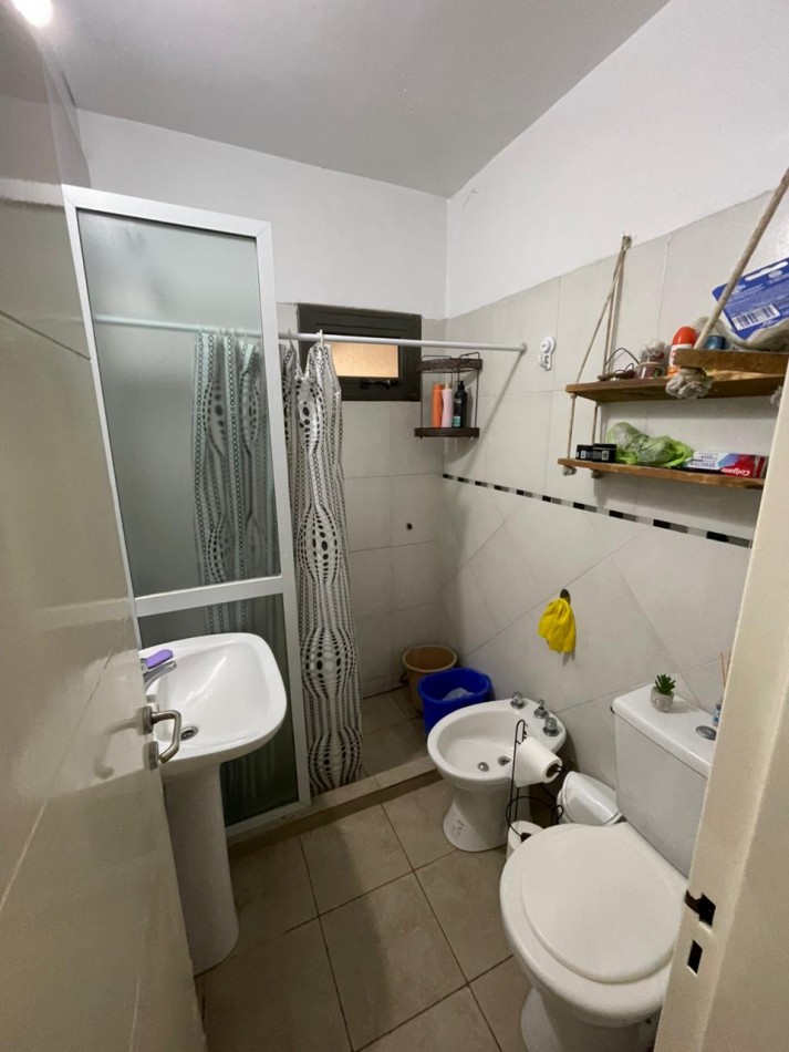 Venta de depto de un dormitorio en planta baja con patio y cocina separada , con escritura en barrio pueyyredon 