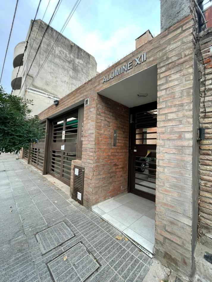 Venta de depto de un dormitorio en planta baja con patio y cocina separada , con escritura en barrio pueyyredon 