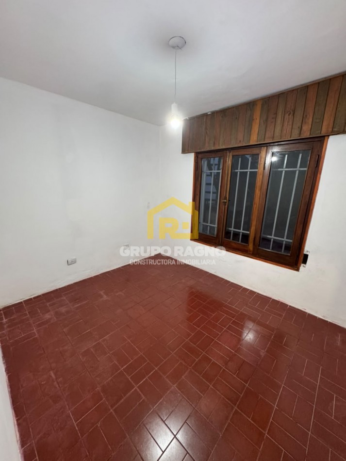 Casa en Venta sobre Felix Paz 389! Con Cochera, Terraza con Quincho y Gran Ubicacion