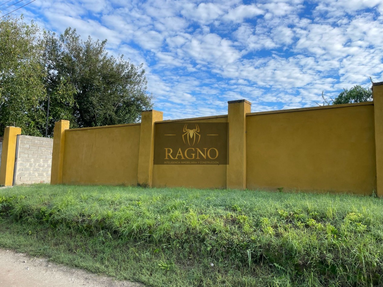Vendemos lote en zona sur, barrio Coronel Olmedo, 13 por 95 (1235 m²) con escritura y servicios de luz y agua.