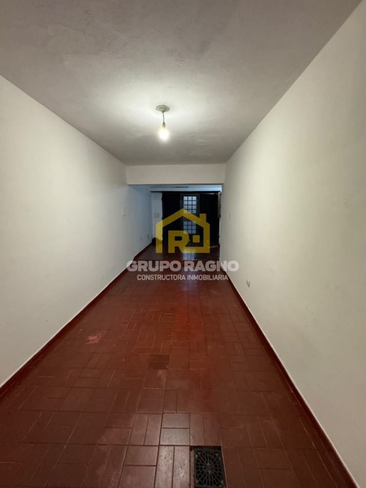 Casa en Venta sobre Felix Paz 389! Con Cochera, Terraza con Quincho y Gran Ubicacion