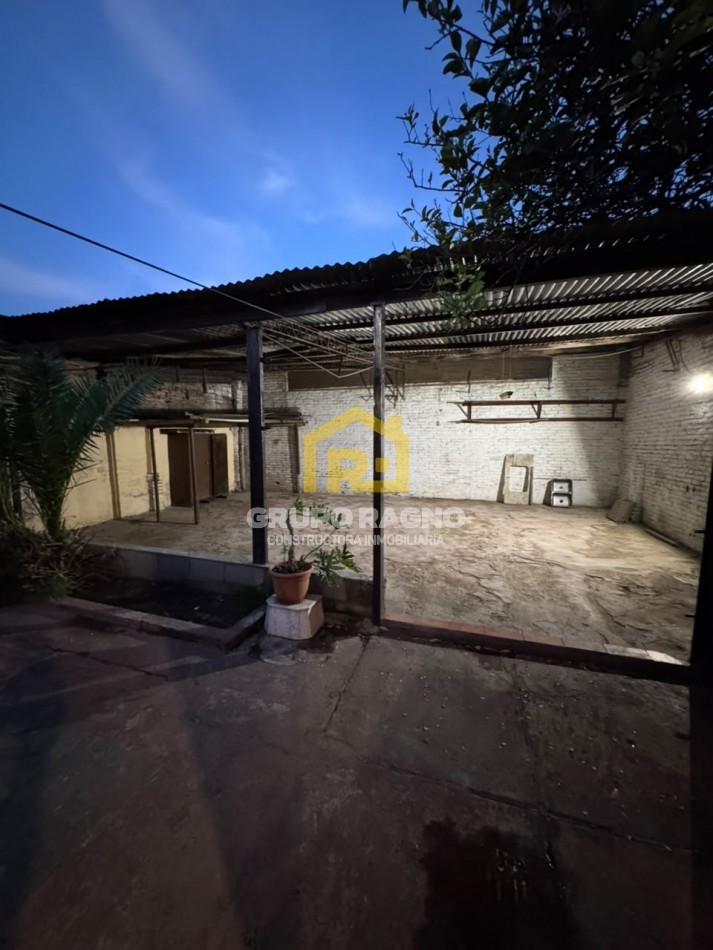 Casa en Venta sobre Felix Paz 389! Con Cochera, Terraza con Quincho y Gran Ubicacion