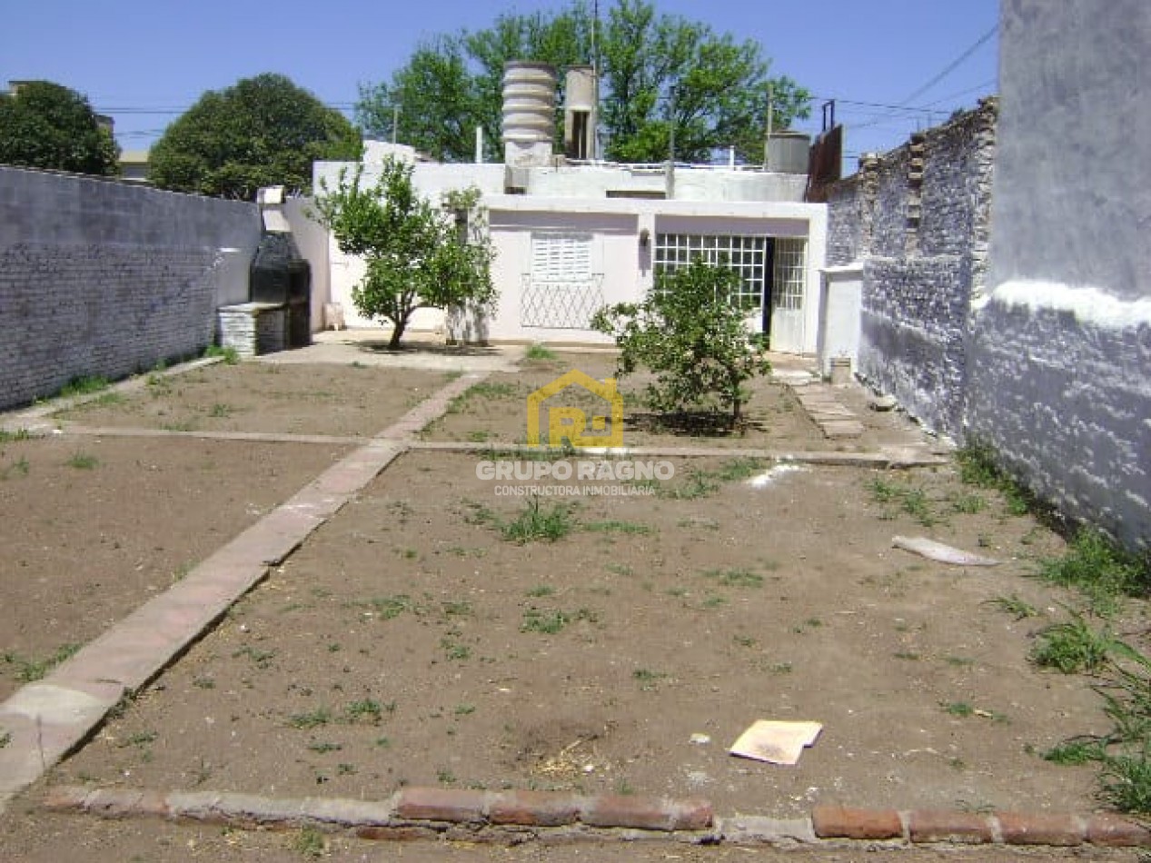🏠 ¡Excelente Oportunidad en Barrio Jardin! Amplia Casa de 3 Dormitorios con Garaje y Gran Terreno