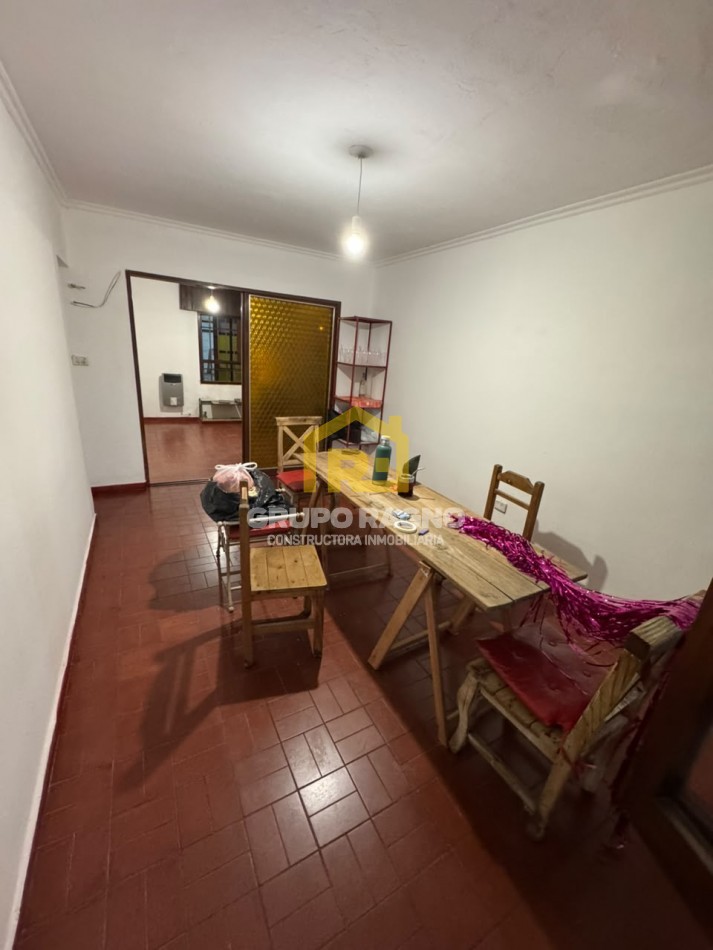 Casa en Venta sobre Felix Paz 389! Con Cochera, Terraza con Quincho y Gran Ubicacion