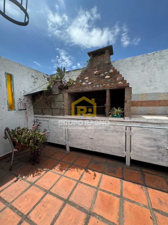 Amplio Duplex con cochera Barrio Crisol