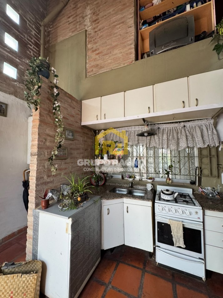 Amplio Duplex con cochera Barrio Crisol