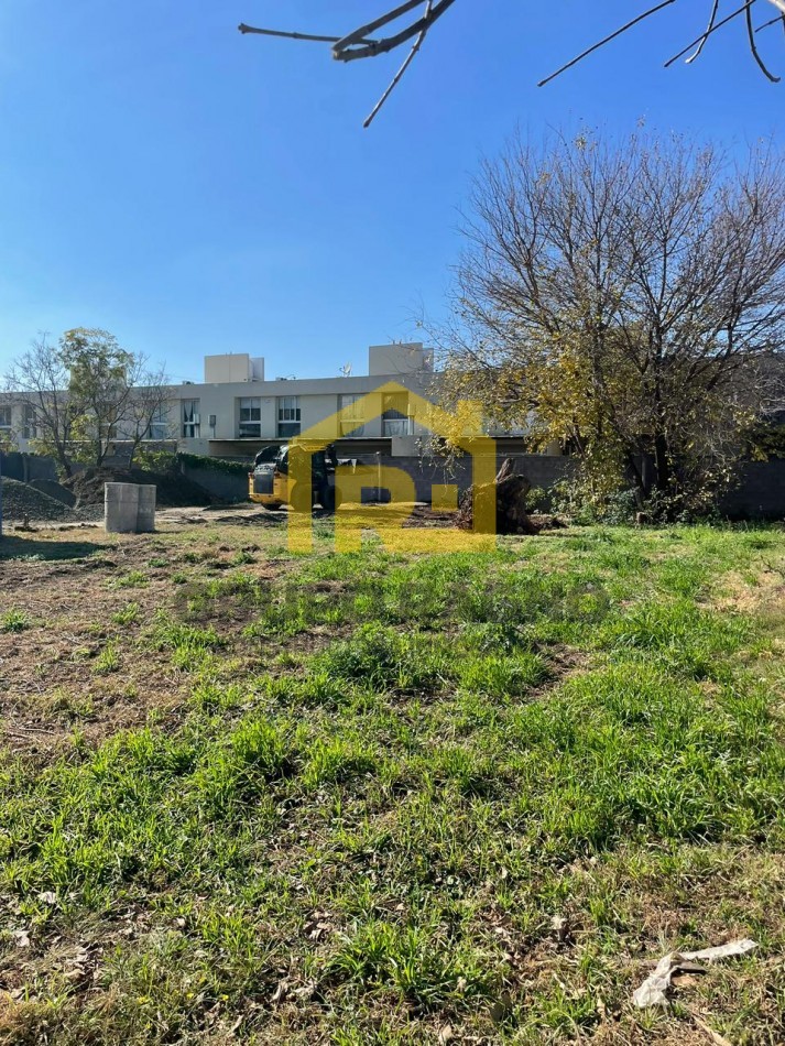 OPORTUNIDAD UNICA EN ZONA SUR! VENDO LOTE EN JARDIN DE LAS TEJAS 300 MTS TODOS LOS SERVICIOS