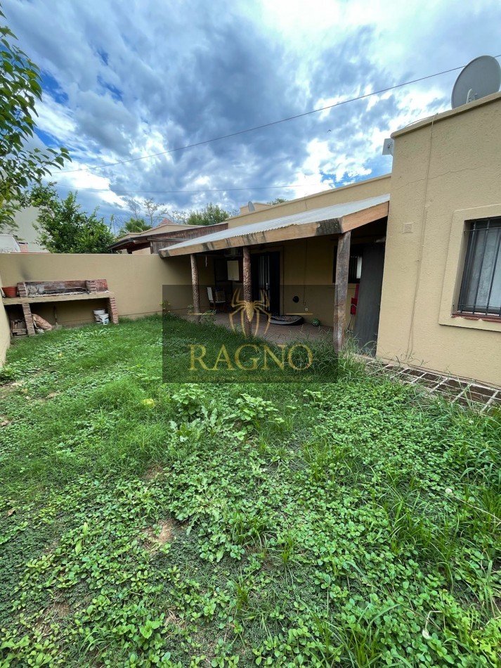 Venta de Casa de dos dormitorios con cochera, en Barrio quebrada de las rosas housing cerrado en av don bosco 6120