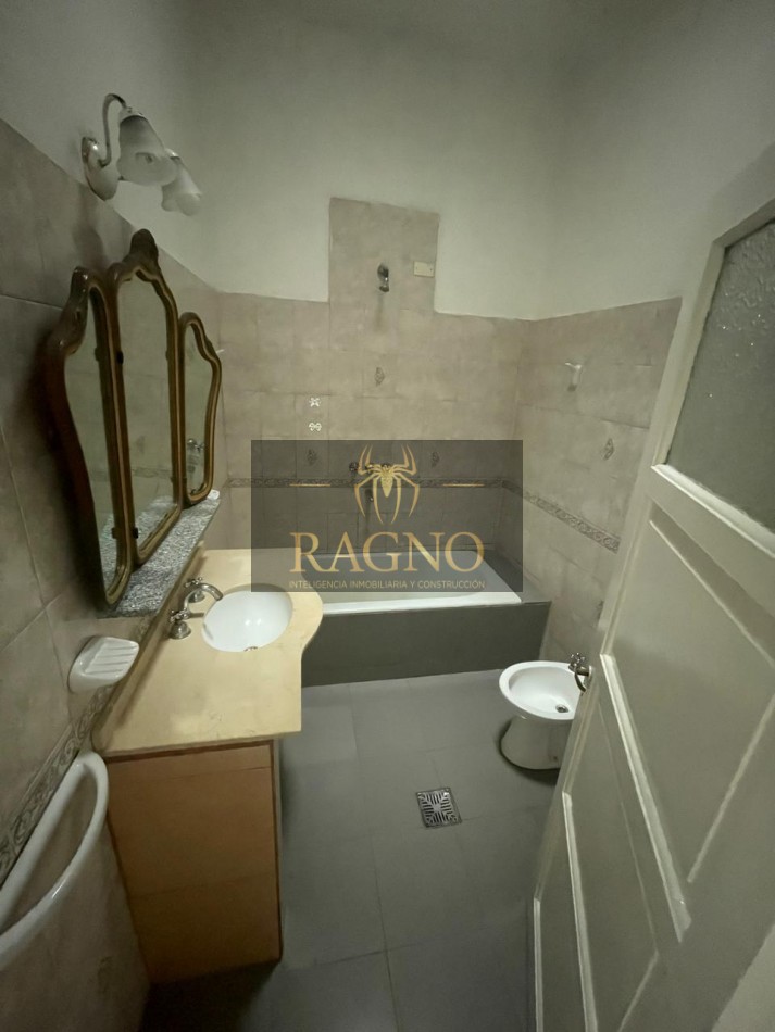 Casa de 2 dormitorios con cochera patio y terraza en Venta en B san Martin Colombres y Federico Brandsen